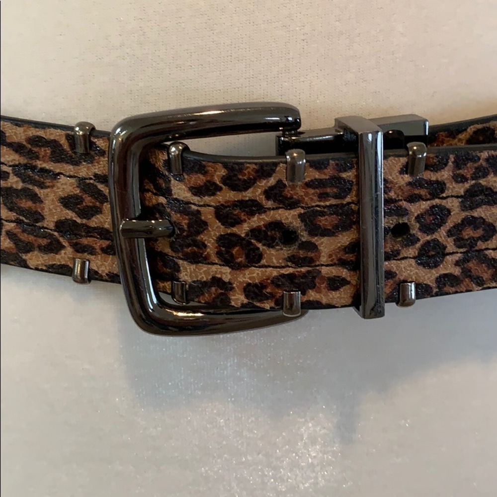 Reversible belt
